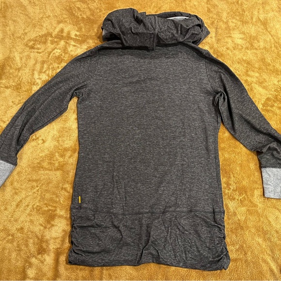 Lucy comfortable top and infinity scarf - Picture 9 of 9